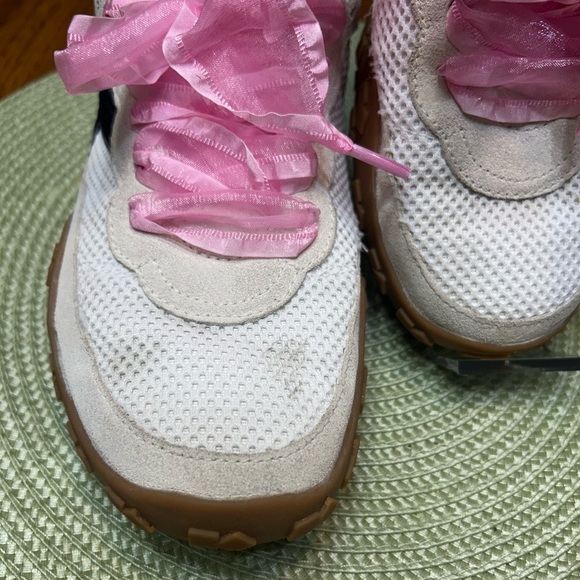Kate Spade White Sneakers with Pink Ribbon Laces - Picture 3 of 8